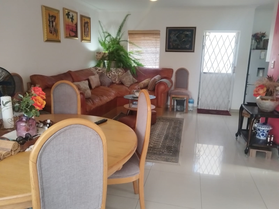 To Let 2 Bedroom Property for Rent in Muizenberg Western Cape
